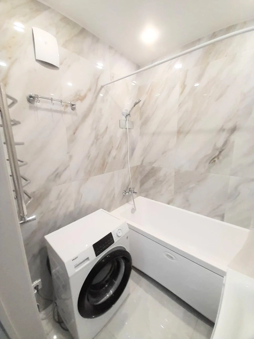 2-к. квартира, 58 кв. м., 1/3 эт.