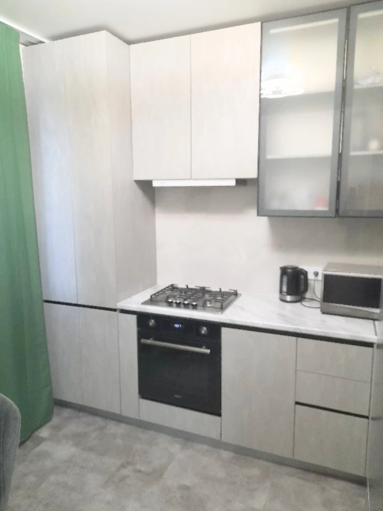 2-к. квартира, 58 кв. м., 1/3 эт.