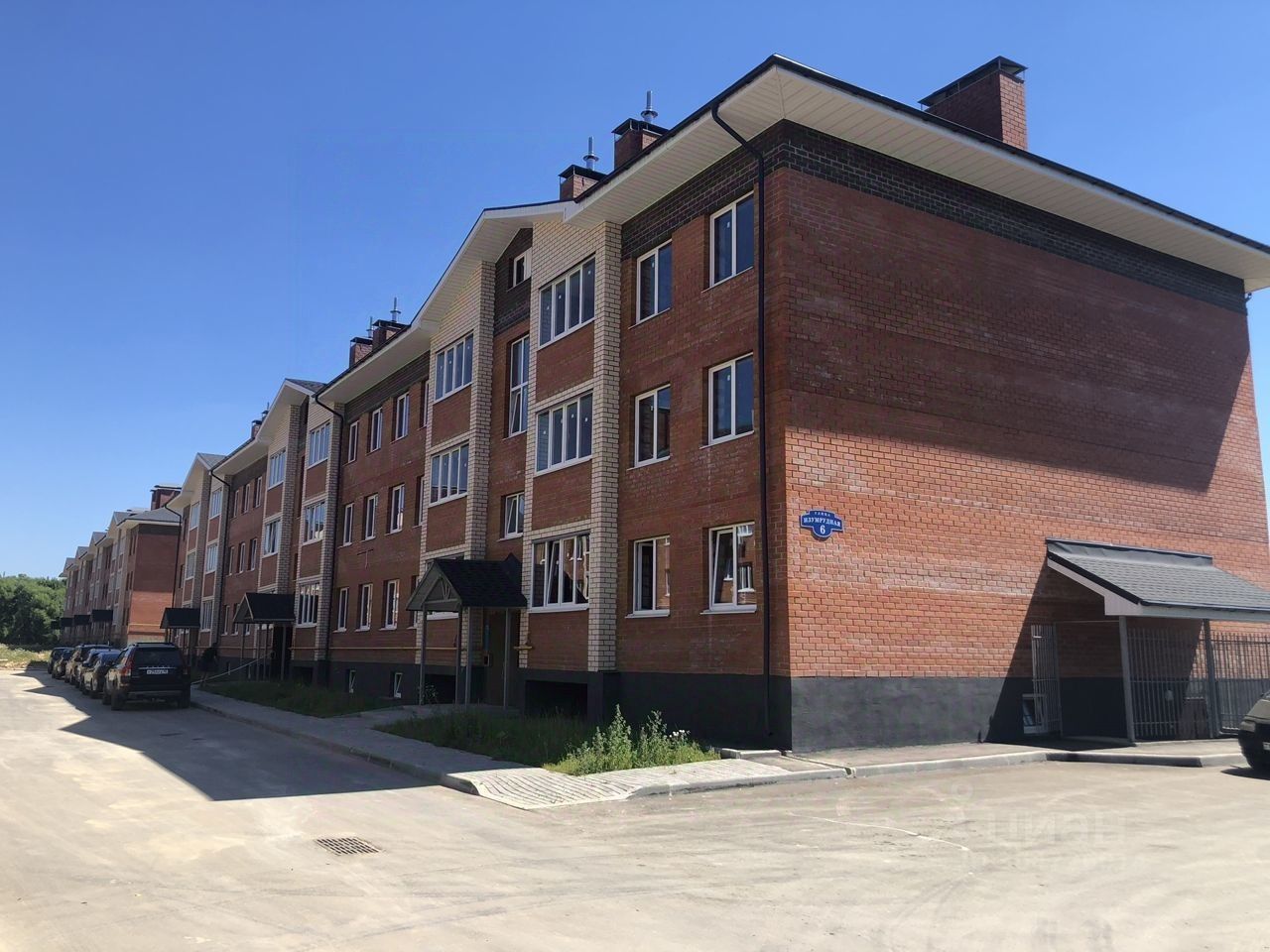 2-к. квартира, 58 кв. м., 1/3 эт.