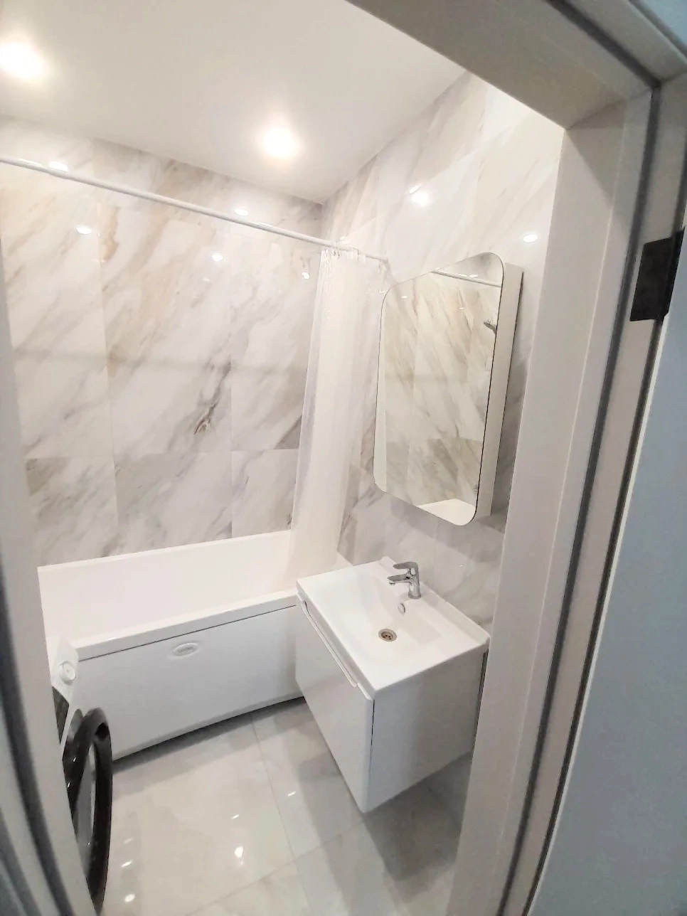 2-к. квартира, 58 кв. м., 1/3 эт.