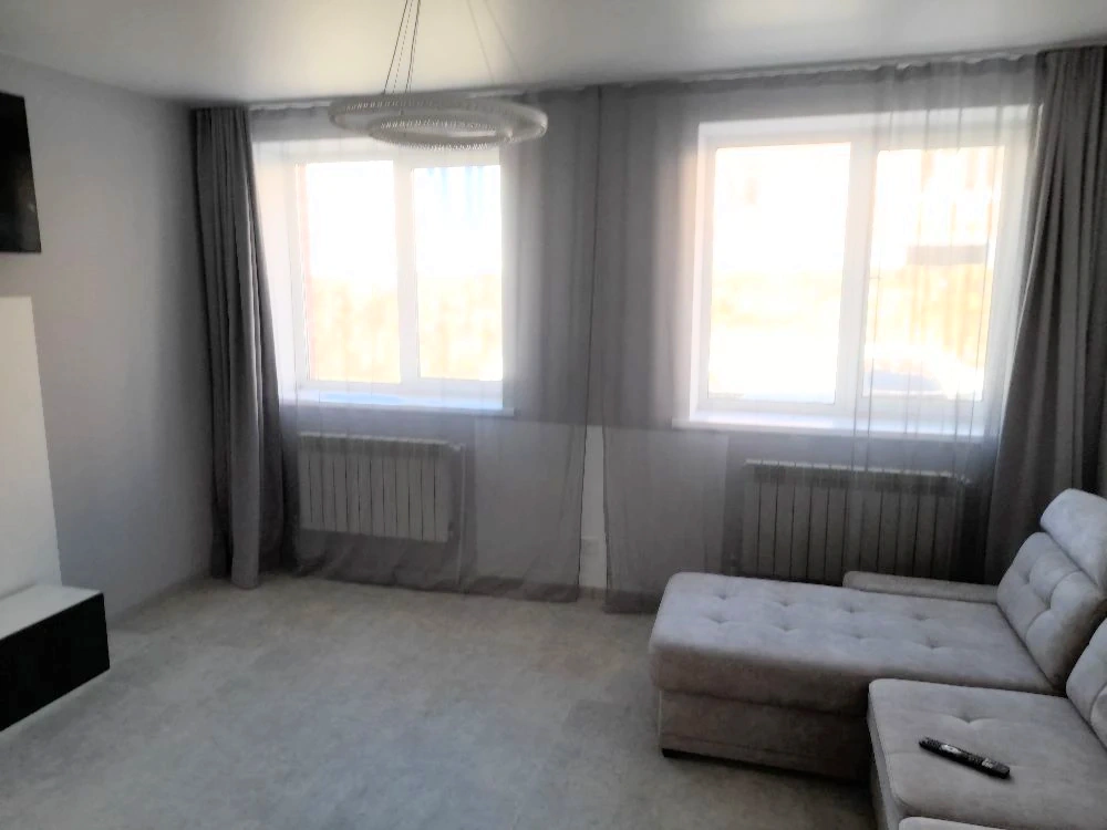 2-к. квартира, 58 кв. м., 1/3 эт.