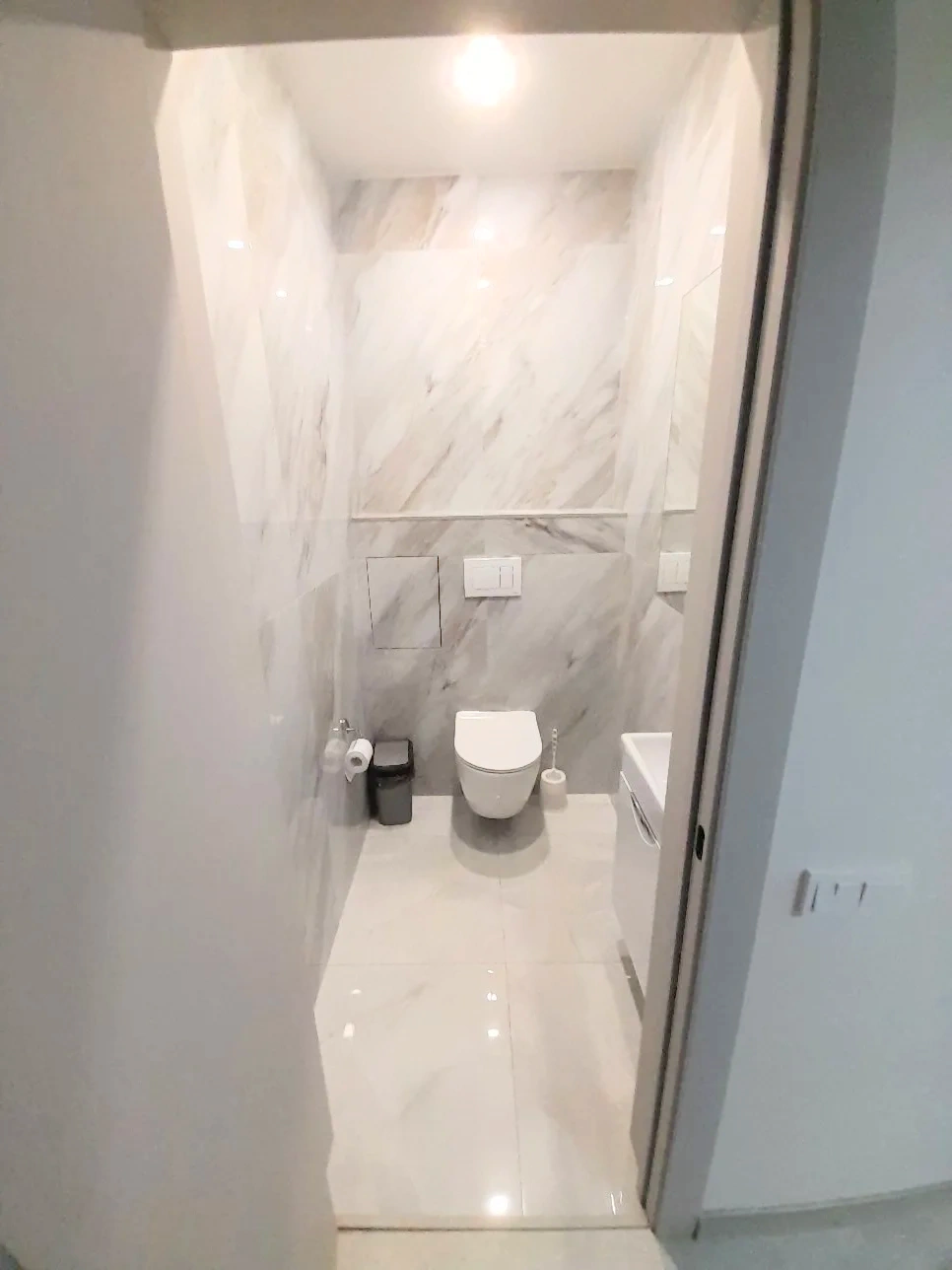 2-к. квартира, 58 кв. м., 1/3 эт.