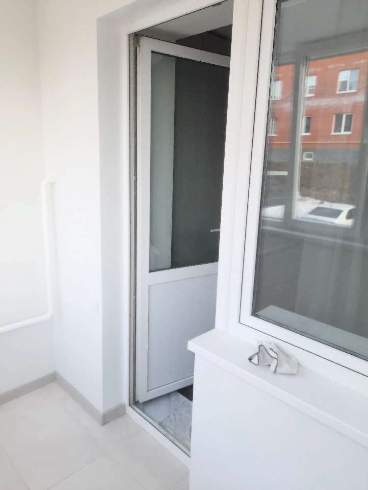 2-к. квартира, 58 кв. м., 1/3 эт.